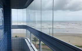 Apartamento pé na areia